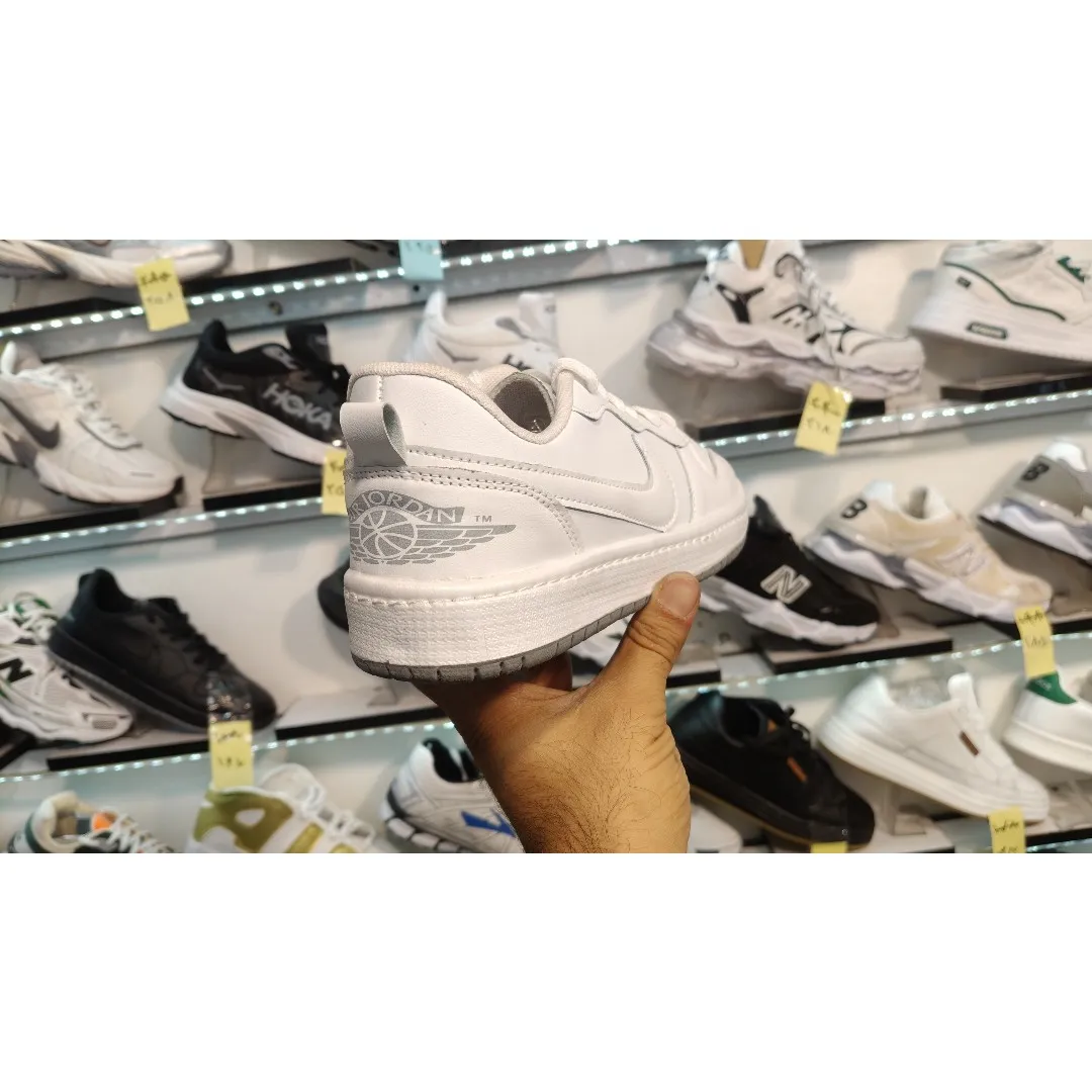 کفش اسپرت مردانه سفید جردن