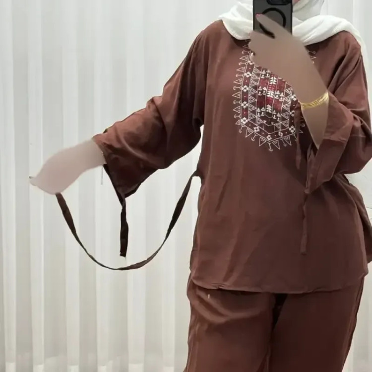 بلوز شلوار نخی مدل آیدا چاپی فری سایز مناسب تا سایز 50 شسته شده بدون آبرفت و رنگ رفت کمربند دار چهار فصل